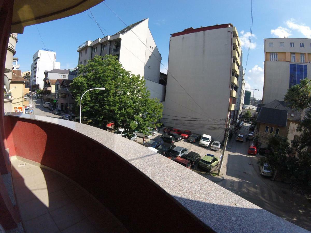 Center Apartment Приштина Экстерьер фото